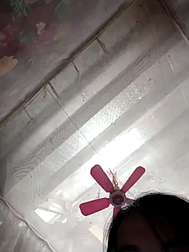 Snapshot of Reina_Fcup01 chatting on March 19, 12:25 am Reina Fcup01 online show from March 19, 12:25 am