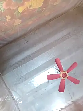 Snapshot of Reina_Fcup01 chatting on March 23, 2:48 am Reina Fcup01 online show from March 23, 2:48 am