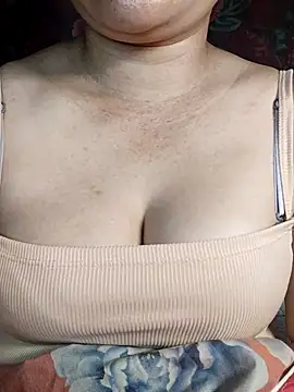 Snapshot of Reina_Fcup01 chatting on March 31, 1:51 am Reina Fcup01 online show from March 31, 1:51 am