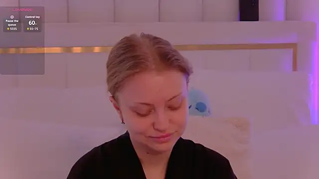 MollyHilton online show from February 17, 6:03 pm