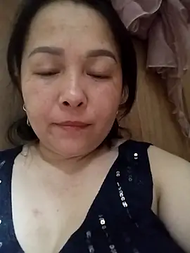 roachan 1 online show from March 28, 1:54 pm