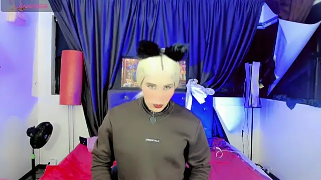 caitlyn ponce online show from February 3, 2:53 am