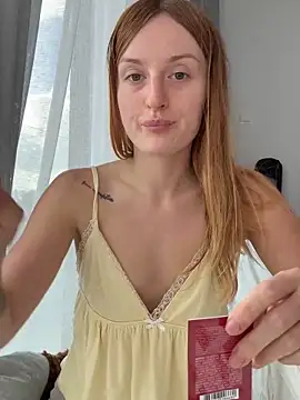 madlynn online show from February 3, 8:08 am