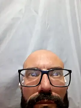 Snapshot of Robsonitj90 chatting on May 14, 9:21 pm Robsonitj90 online show from May 14, 9:21 pm