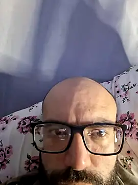 Snapshot of Robsonitj90 chatting on May 28, 10:01 am Robsonitj90 online show from May 28, 10:01 am