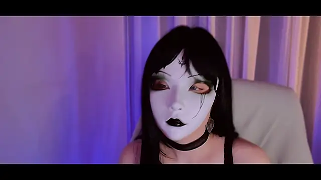 NoirLiliyaa online show from February 7, 6:33 pm