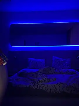 AnoraLourens online show from February 9, 10:14 pm