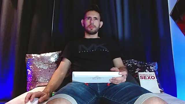 Snapshot of dany_ray chatting on March 21, 11:59 am dany ray online show from March 21, 11:59 am