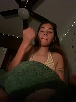 Snapshot of roc_i chatting on March 28, 8:36 am roc i online show from March 28, 8:36 am