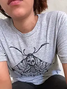 Snapshot of roc_i chatting on March 28, 9:14 pm roc i online show from March 28, 9:14 pm