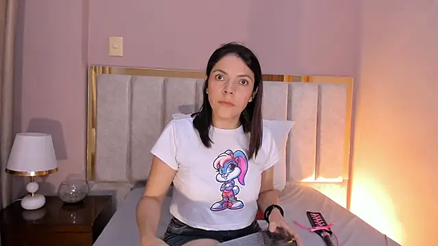 AnnaBroooks online show from June 2, 1:29 am