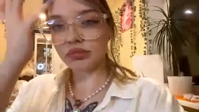 PowderedTalc online show from February 1, 4:05 pm