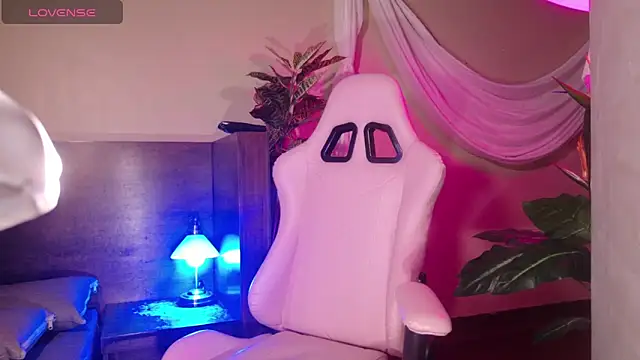 Maddie fields online show from February 24, 4:16 pm