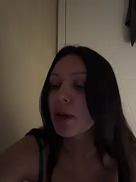 Snapshot of lorry6 chatting on April 5, 11:35 pm lorry6 online show from April 5, 11:35 pm