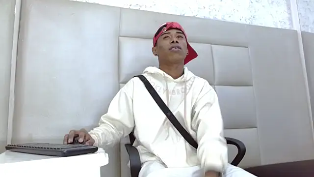 TonnyMarck online show from February 27, 2:33 am