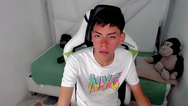 Liarr  online show from February 3, 8:14 pm