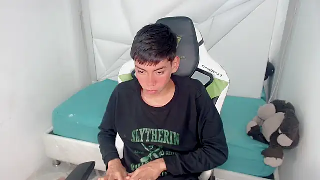 Liarr  online show from February 24, 8:07 pm