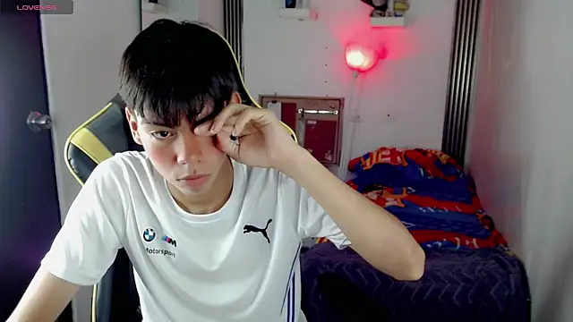 Snapshot of Liarr_ chatting on May 6, 2:51 am Liarr online show from May 6, 2:51 am