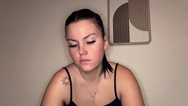 kiaraaaa75 online show from February 3, 6:24 pm