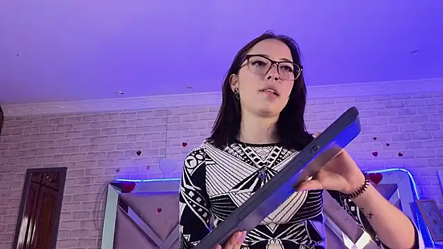 HarperrWest online show from March 19, 8:13 pm