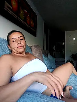 Snapshot of maynor_1998 chatting on May 3, 11:49 am maynor 1998 online show from May 3, 11:49 am