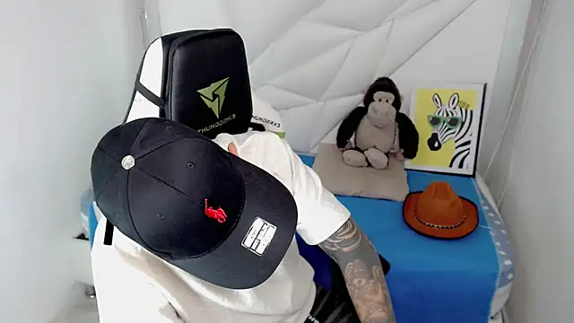 Black diamondd  online show from February 7, 1:59 pm