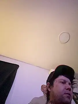 Snapshot of GabEthier chatting on April 13, 1:44 am GabEthier online show from April 13, 1:44 am
