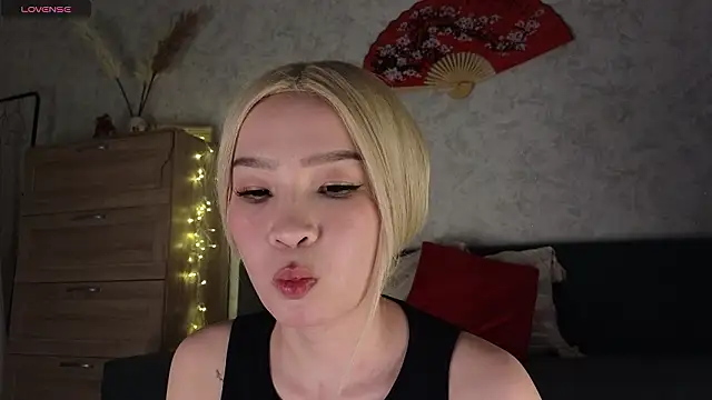 saya li11 online show from February 9, 4:27 am