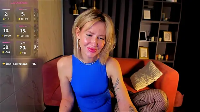 Snapshot of Madam__Isabella chatting on April 9, 6:41 am Madam Isabella online show from April 9, 6:41 am
