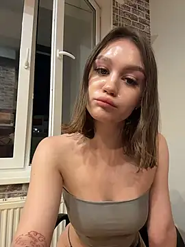Snapshot of CarmenHill chatting on May 27, 9:01 pm CarmenHill online show from May 27, 9:01 pm