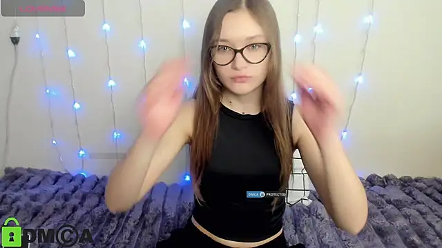 Snapshot of Elina_X chatting on March 21, 8:30 am Elina X online show from March 21, 8:30 am