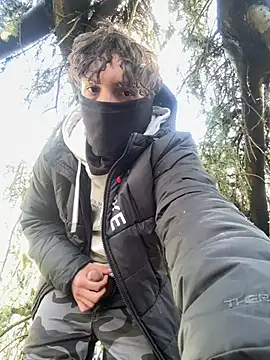 Snapshot of leoooooo88888 chatting on February 16, 11:06 am leoooooo88888 online show from February 16, 11:06 am