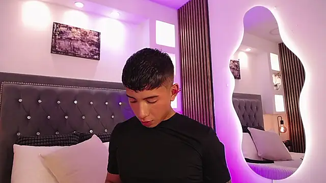 Snapshot of Fancy_Vixen chatting on March 3, 2:50 am Fancy Vixen online show from March 3, 2:50 am