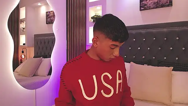 Snapshot of Fancy_Vixen chatting on March 5, 3:35 am Fancy Vixen online show from March 5, 3:35 am