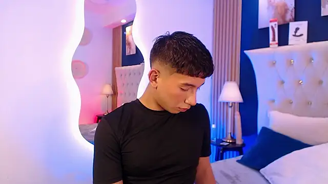 Snapshot of Fancy_Vixen chatting on March 21, 3:55 am Fancy Vixen online show from March 21, 3:55 am