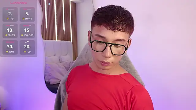 Snapshot of Fancy_Vixen chatting on March 31, 8:53 pm Fancy Vixen online show from March 31, 8:53 pm