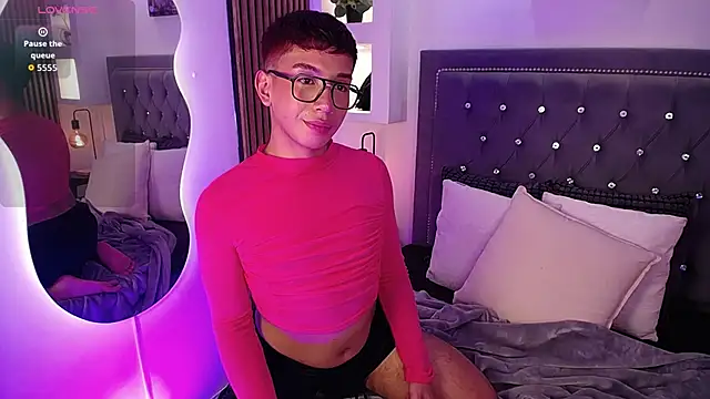 Snapshot of Fancy_Vixen chatting on April 1, 9:21 am Fancy Vixen online show from April 1, 9:21 am