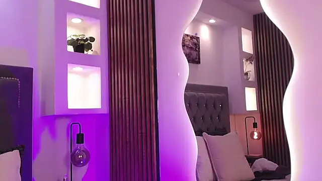 Snapshot of Fancy_Vixen chatting on April 8, 3:28 am Fancy Vixen online show from April 8, 3:28 am