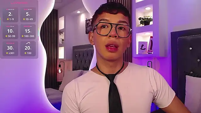 Snapshot of Fancy_Vixen chatting on April 15, 3:57 am Fancy Vixen online show from April 15, 3:57 am