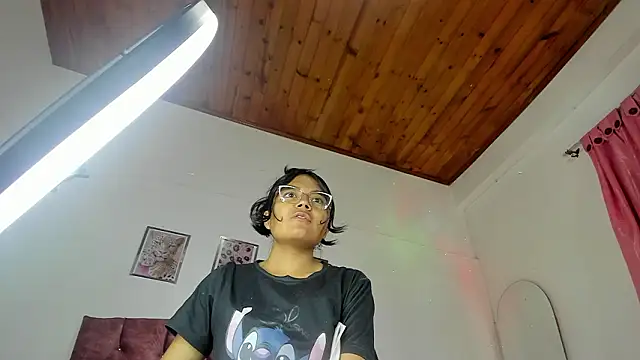 luna velveth online show from February 21, 1:39 am