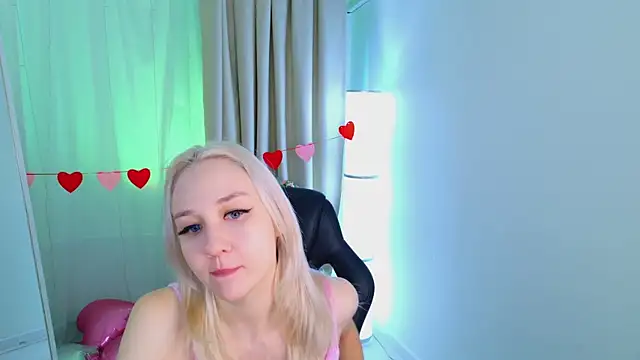 Audrey Kiss online show from February 16, 7:04 am