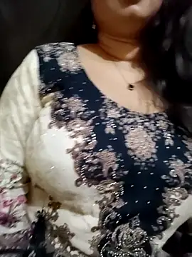 PARI51 online show from March 22, 8:12 pm