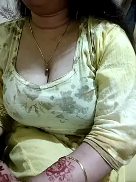 PARI51 online show from July 13, 7:49 pm
