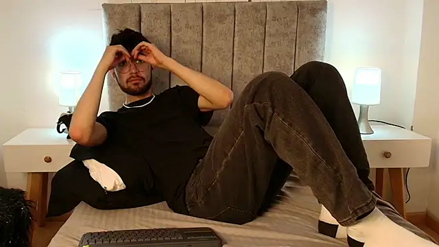 James Potter  online show from February 3, 6:35 pm