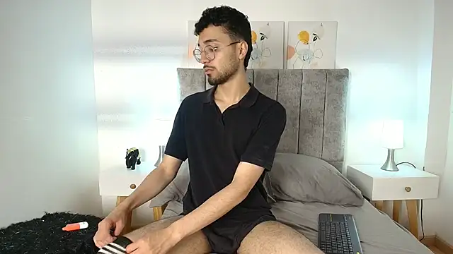 James Potter  online show from February 11, 9:31 pm