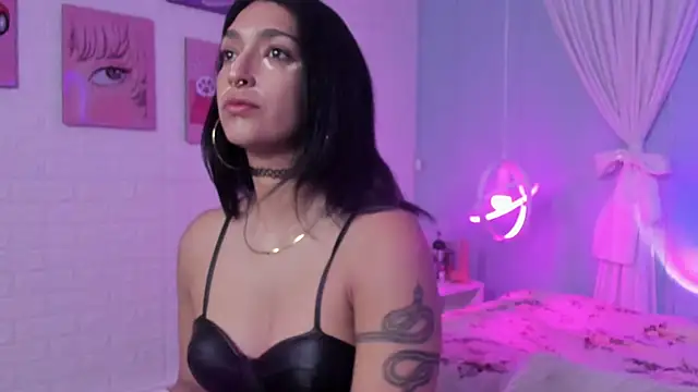 Snapshot of Cleo_Foxx chatting on April 10, 11:37 am Cleo Foxx online show from April 10, 11:37 am