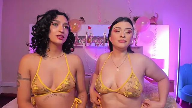 Snapshot of Cleo_Foxx chatting on April 24, 12:07 pm Cleo Foxx online show from April 24, 12:07 pm