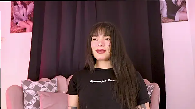 dakotacollins  online show from May 19, 2:29 am
