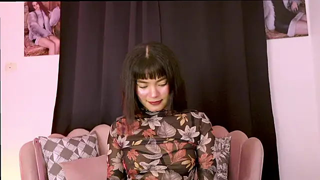 dakotacollins  online show from May 30, 3:14 am