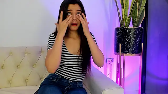 liorah wolf online show from February 13, 7:54 pm